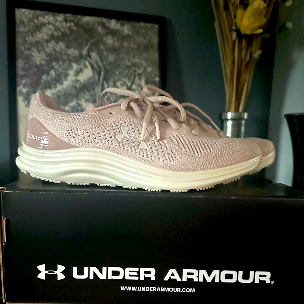 Women’s Size 7 UA W Liquify 3021963-603 Pink Rose Running Shoes